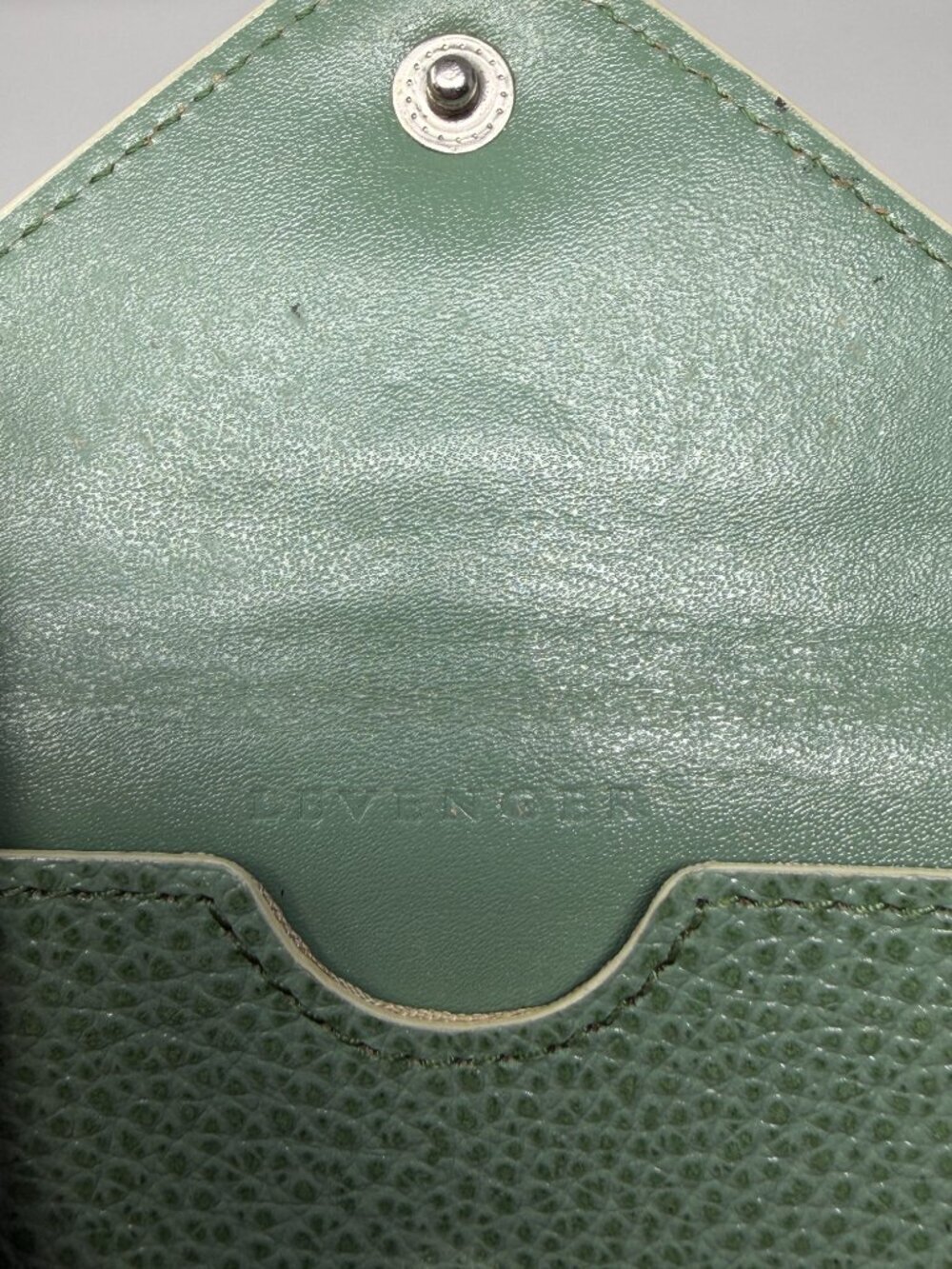 Levenger card case green envelope snap leather slim - Picture 6 of 9